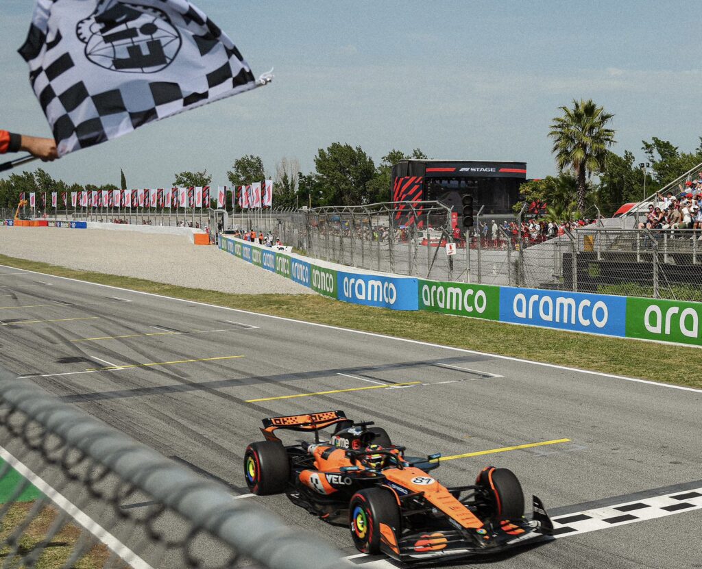 Piastri gana con Mclaren en Barcelona.