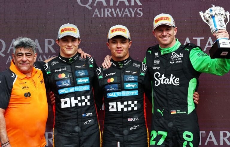 Norris, Piastri y Hulkenberg comparten el podio del Gran Premio de Gran Bretaña en Silverstone.