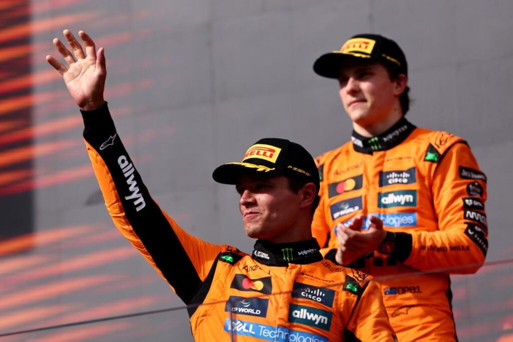 Norris se llevó el triunfo sobre Piastri en Hungría.