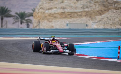 lews Hamilton consiguió el mejor tiempo en la mañana de Bahréin.
